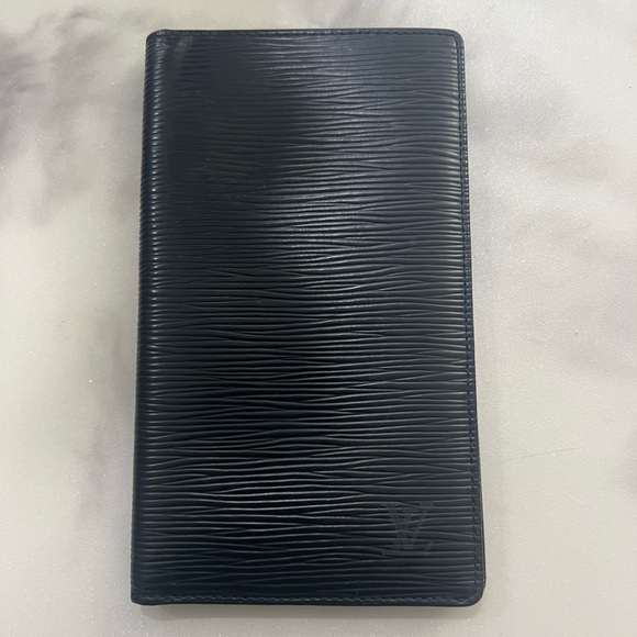Louis Vuitton Epi Bi-Fold Wallet - Picture 1 of 5